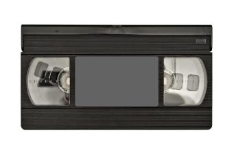 Videocassette contro DVD: la battaglia tecnologica degli anni ‘90 Videocassette contro DVD: la battaglia tecnologica degli anni ‘90