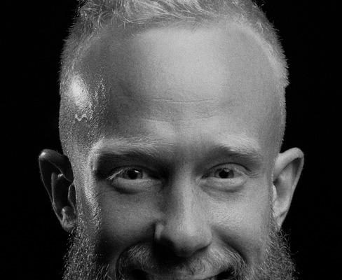 La nascita di PayPal e dei pagamenti online La nascita di PayPal e dei pagamenti online